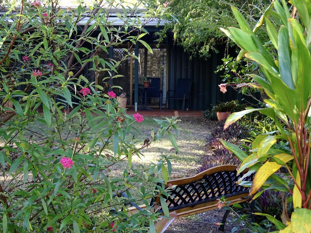 Lagoon Pocket Bed & Breakfast Buitenkant foto